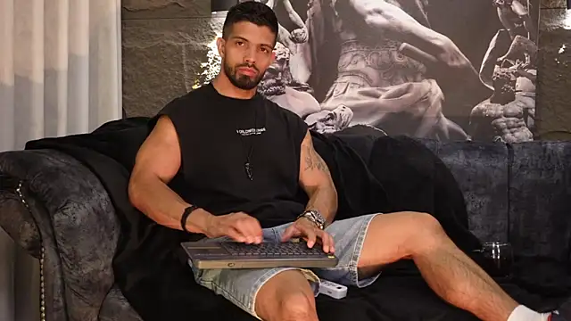 DannSaenz online show from 11/26/25, 08:43