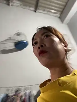 Snapshot of Linaannn chatting on 03/14/25, 02:31 Linaannn online show from 03/14/25, 02:31