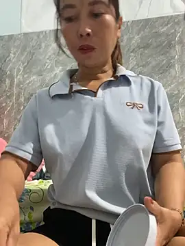 Linaannn online show from 11/29/25, 11:19