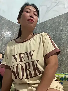 Linaannn online show from 12/16/25, 12:04