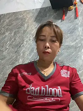 Snapshot of Linaannn chatting on 04/23/26, 12:40 Linaannn online show from 04/23/26, 12:40