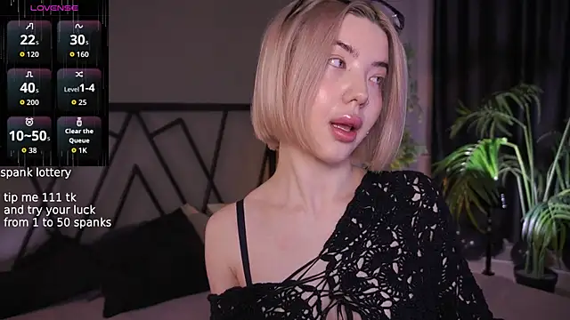 LindaThacker online show from 12/20/25, 04:19