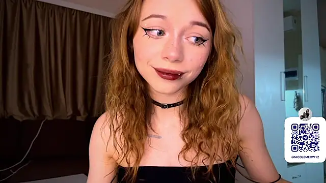 Snapshot of _SofiaBrown chatting on 11/24/25, 03:23 SofiaBrown online show from 11/24/25, 03:23