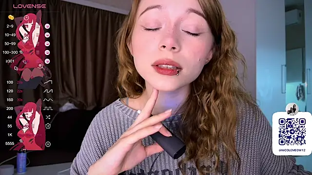 Snapshot of _SofiaBrown chatting on 11/27/25, 01:57 SofiaBrown online show from 11/27/25, 01:57