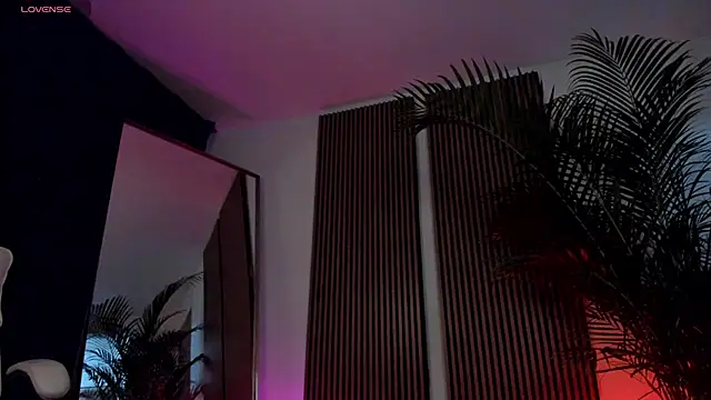 Snapshot of rouss_ari chatting on 09/14/25, 02:44 rouss ari online show from 09/14/25, 02:44