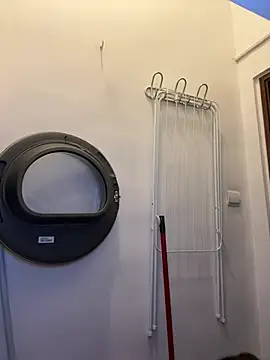 Snapshot of cara_mella chatting on 12/16/24, 10:03 cara mella online show from 12/16/24, 10:03