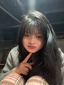 Snapshot of Anges893 chatting on 12/12/24, 01:32 Anges893 online show from 12/12/24, 01:32