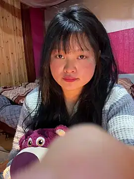 Snapshot of Anges893 chatting on 12/15/24, 07:35 Anges893 online show from 12/15/24, 07:35