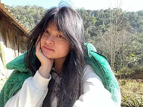 Snapshot of Anges893 chatting on 01/14/25, 04:15 Anges893 online show from 01/14/25, 04:15