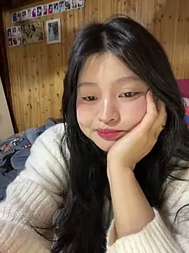 Snapshot of Anges893 chatting on 03/17/25, 02:19 Anges893 online show from 03/17/25, 02:19