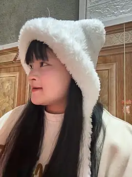 Snapshot of Anges893 chatting on 11/15/25, 03:04 Anges893 online show from 11/15/25, 03:04