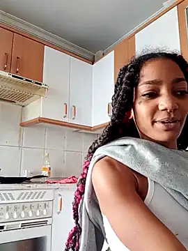 Laanegraofficial  online show from 10/02/25, 11:17