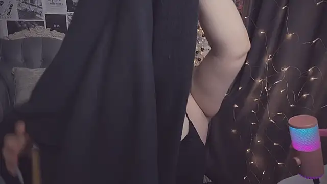 Snapshot of Diasporaaa chatting on 12/29/24, 07:43 Diasporaaa online show from 12/29/24, 07:43