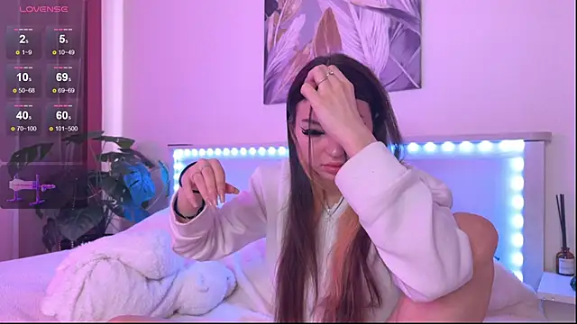 Veronica leal online show from 10/15/25, 09:42