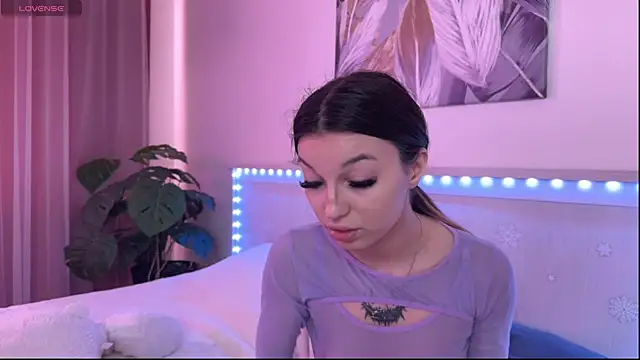Veronica leal online show from 05/24/26, 10:31