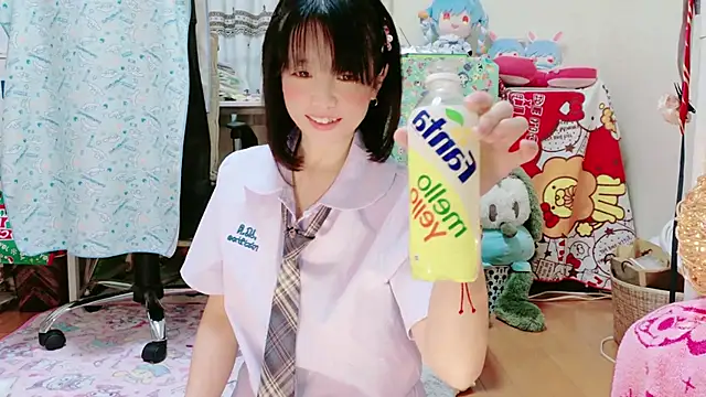 renapiyon8182 online show from 02/17/25, 07:10