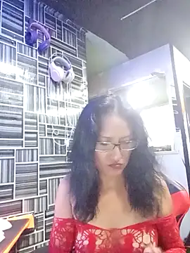 Snapshot of AdelinaMiran90 chatting on 09/11/25, 03:06 AdelinaMiran90 online show from 09/11/25, 03:06