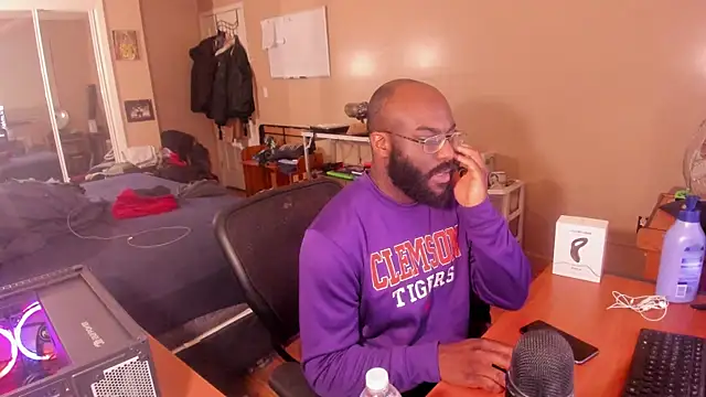 MrChuckDailyXXX online show from 01/16/25, 06:14