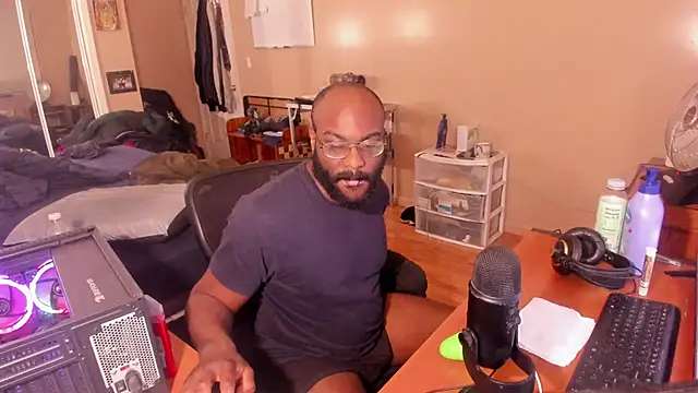 MrChuckDailyXXX online show from 01/21/25, 07:37