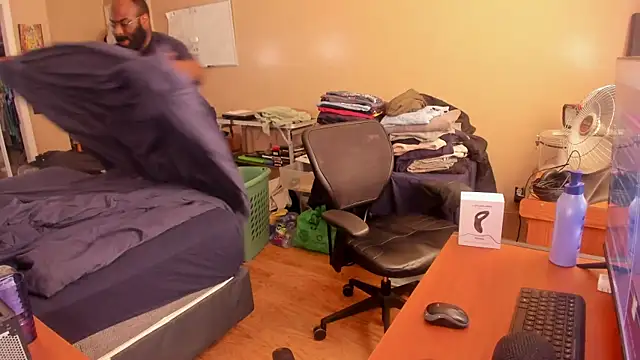 MrChuckDailyXXX online show from 02/02/25, 04:22