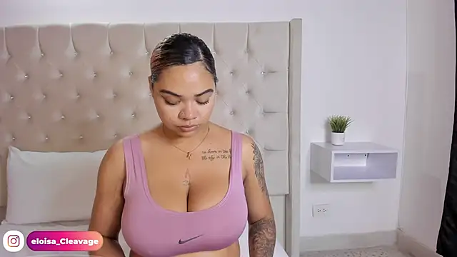 Eloisa cleavage  online show from 03/05/25, 11:06