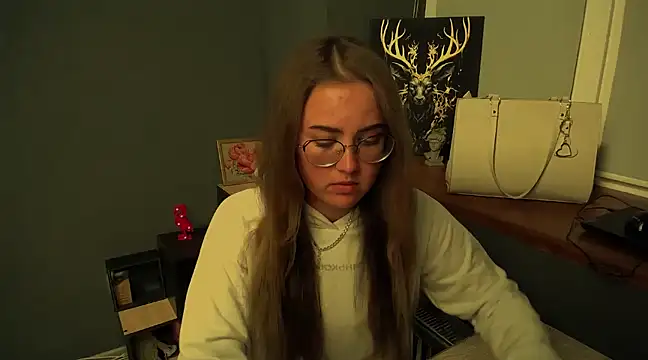 Snapshot of luxie_milady chatting on 12/04/24, 01:20 luxie milady online show from 12/04/24, 01:20