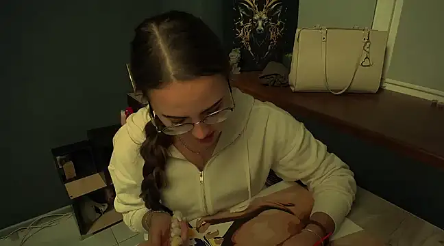 Snapshot of luxie_milady chatting on 12/15/24, 01:43 luxie milady online show from 12/15/24, 01:43