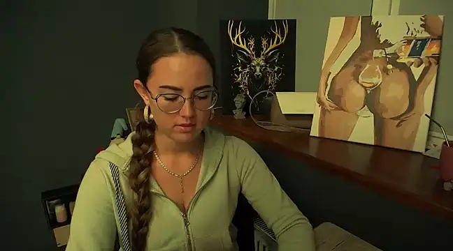 Snapshot of luxie_milady chatting on 12/19/24, 04:24 luxie milady online show from 12/19/24, 04:24