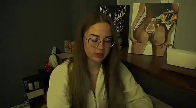 Snapshot of luxie_milady chatting on 02/03/25, 01:19 luxie milady online show from 02/03/25, 01:19