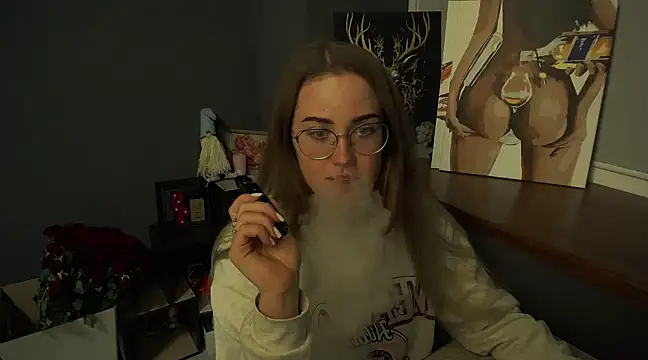 Snapshot of luxie_milady chatting on 02/19/25, 01:39 luxie milady online show from 02/19/25, 01:39