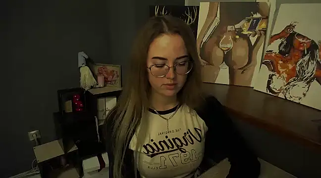 Snapshot of luxie_milady chatting on 03/13/25, 04:56 luxie milady online show from 03/13/25, 04:56