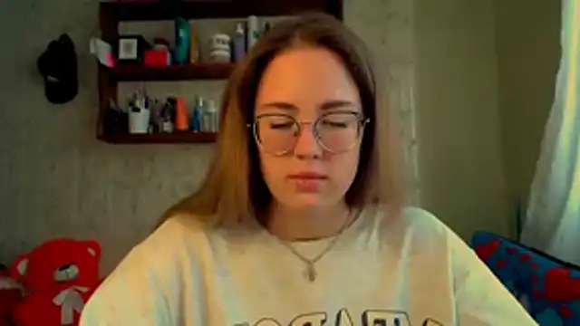 Snapshot of luxie_milady chatting on 10/24/25, 09:49 luxie milady online show from 10/24/25, 09:49