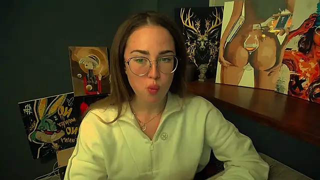 luxie milady online show from 04/08/26, 12:49