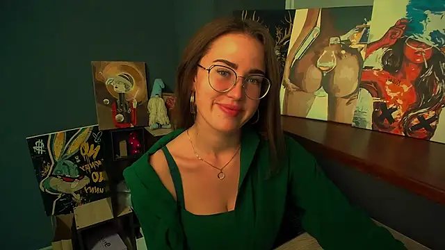 luxie milady online show from 05/18/26, 12:11