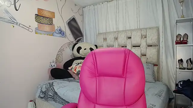 EMMA SWEETT1 online show from 01/12/26, 12:43