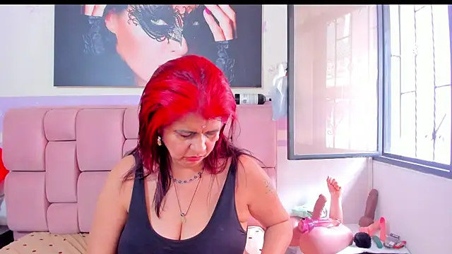 Snapshot of RoxetteMature chatting on 02/23/25, 11:33 RoxetteMature online show from 02/23/25, 11:33
