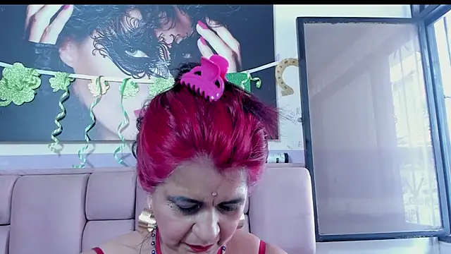 Snapshot of RoxetteMature chatting on 03/21/25, 03:35 RoxetteMature online show from 03/21/25, 03:35
