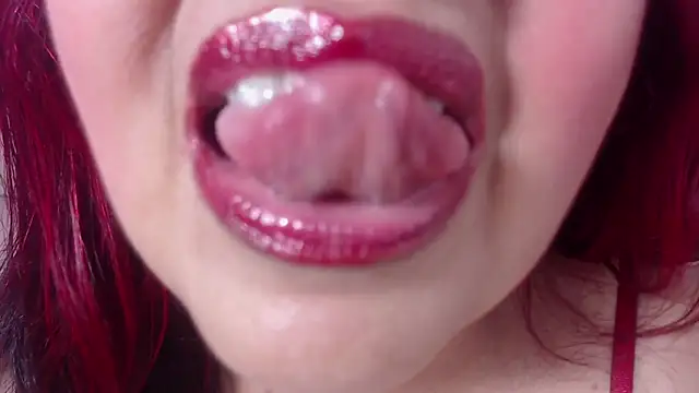 Snapshot of RoxetteMature chatting on 10/15/25, 12:16 RoxetteMature online show from 10/15/25, 12:16