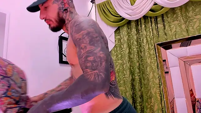 dilan scootk  online show from 12/04/25, 07:33