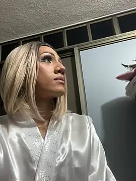 Snapshot of VictoriaRoss1 chatting on 02/01/25, 11:37 VictoriaRoss1 online show from 02/01/25, 11:37