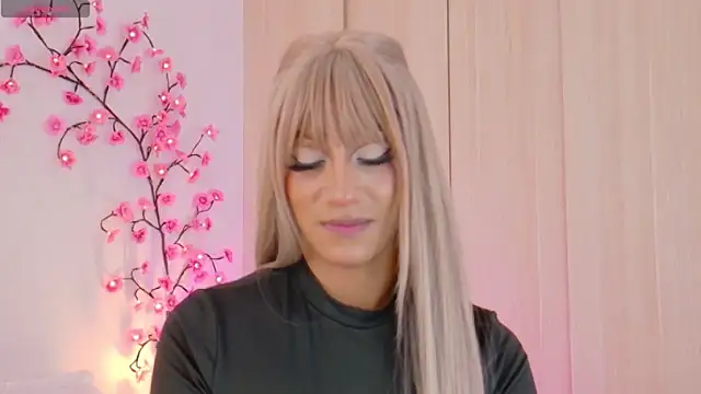 VictoriaRoss1 online show from 05/06/26, 02:22