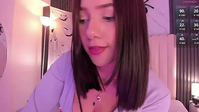 Snapshot of KatDreams_ chatting on 10/11/25, 04:01 KatDreams online show from 10/11/25, 04:01