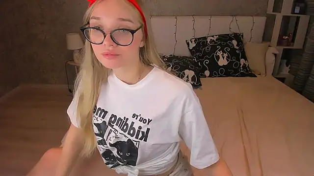 BoysLoveBlondee online show from 01/22/25, 11:43