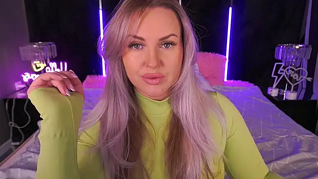 KiraCandyS online show from 10/05/25, 09:34