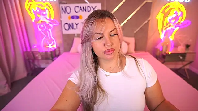 KiraCandyS online show from 11/04/25, 10:09