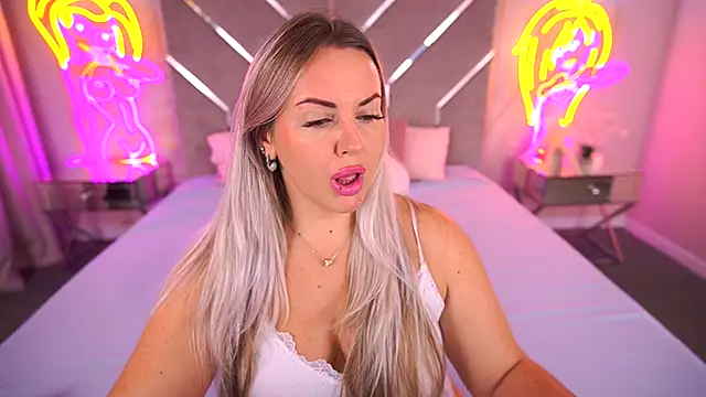 KiraCandyS online show from 11/10/25, 09:58