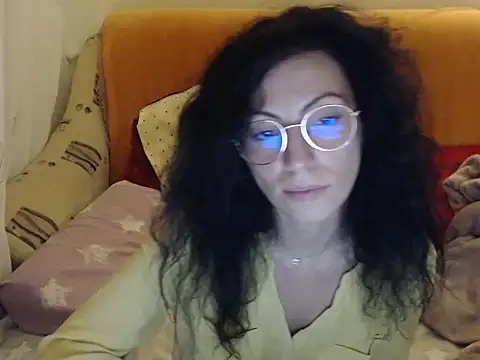 Emmatoo online show from 11/18/25, 08:35