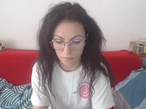 Snapshot of Emmatoo chatting on 05/03/26, 02:23 Emmatoo online show from 05/03/26, 02:23
