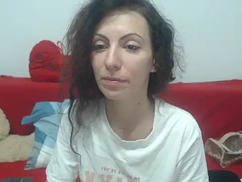 Snapshot of Emmatoo chatting on 05/08/26, 11:54 Emmatoo online show from 05/08/26, 11:54
