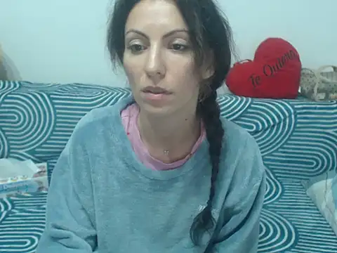 Snapshot of Emmatoo chatting on 05/15/26, 11:23 Emmatoo online show from 05/15/26, 11:23